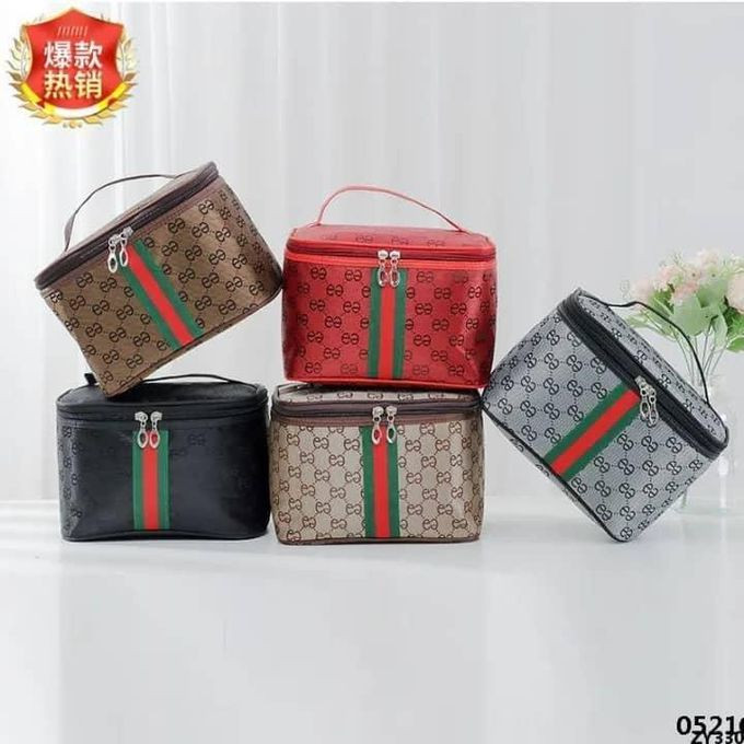 Portable Women Cosmetics Makeup Bag Large Capacity Toilet Travel Bag Organizer Boxes Zipper Bag Beauty Makeup Pouch Waterproof Toilet bag