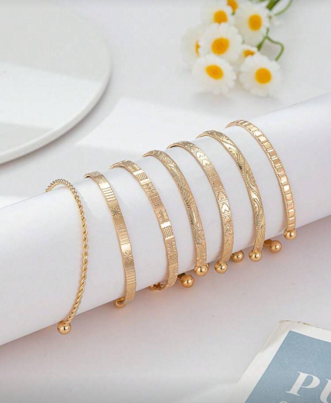 7pcs Set Textured Chunky Star Floral Pattern Multi-Layer Wavy Metal Chunky Bangle Bracelet Set, Fashion Elegant Vintage Design, Suitable For Holiday, Party, Date, Gift, Daily Wear